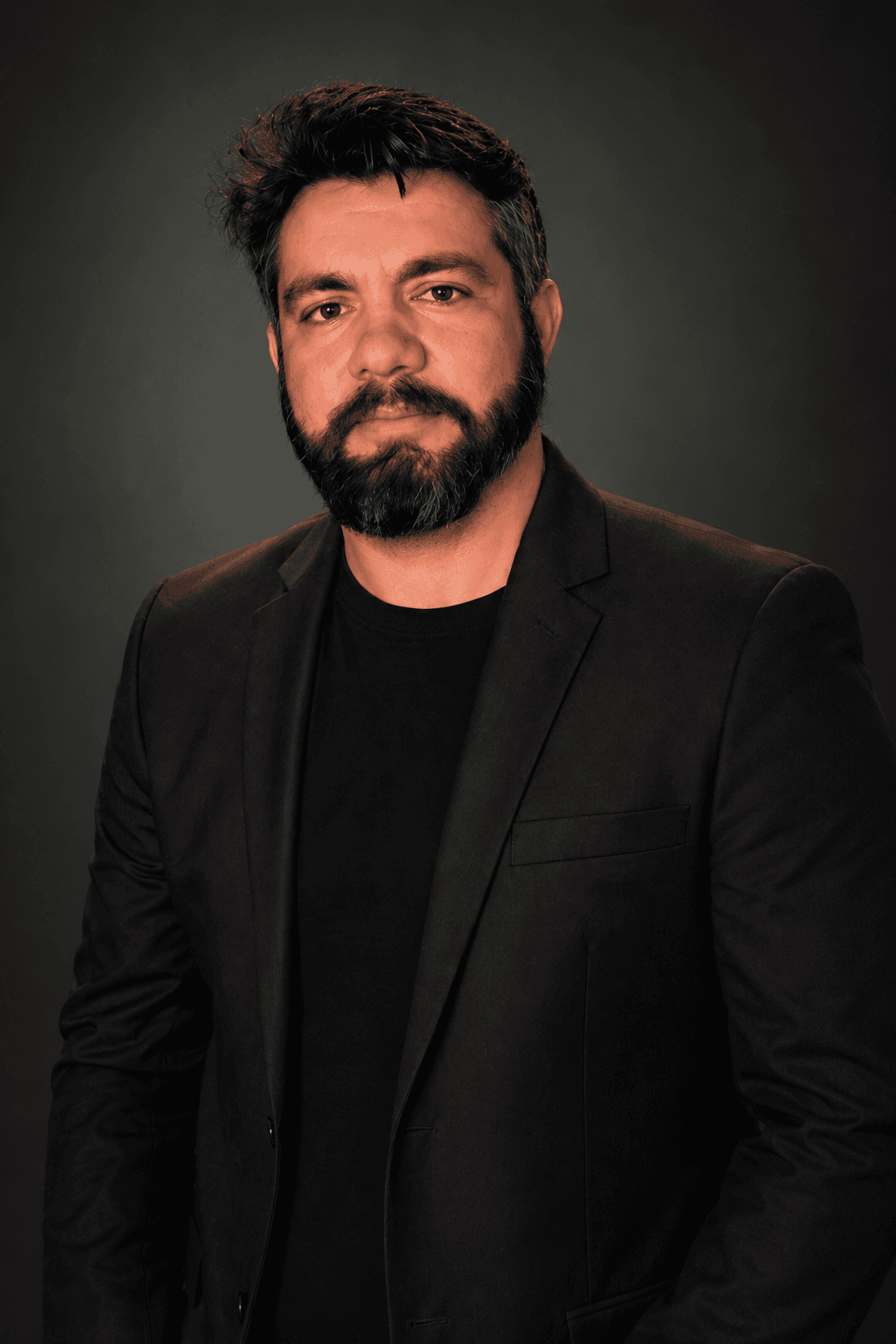 Retrato profissional de Rodrigo Mozer, arquiteto e urbanista, fundador da RMV.